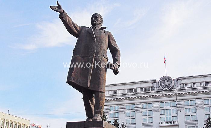 Площадь Советов, памятник Ленину
