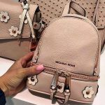 Рюкзаки бренда Michael Kors: особенности, преимущества 5bf7c40627a9ab7bb304d9f6