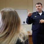 sotrudnik-upravleniya-po-kontrolyu-za-oborotom-narkotikov-gu-mvd-rossii-po-kemerovskoj-oblasti-–-kuzbassu-provel-profilakticheskuyu-besedu-so-studentami-kemgu-2.jpg