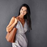 Как правильно выбрать женскую сумочку для любого случая? kakvybratidealnuupovsednevnuusumku_6673e8042388f
