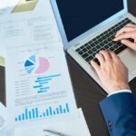 Кто такой финансовый директор и зачем ему учиться? financial-manager-at-workplace-F8N35P7-min-scaled