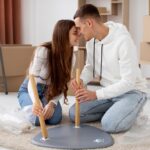 Где жить в Волгограде: комфорт для всей семьи couple-moving-their-new-house_23-2149275894