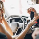 Аренда авто Ростов на Дону под такси – как начать зарабатывать без покупки машины stylish-elegant-couple-car-salon_1157-24287