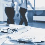 glasses-office-desktop-with-papers_1098-52